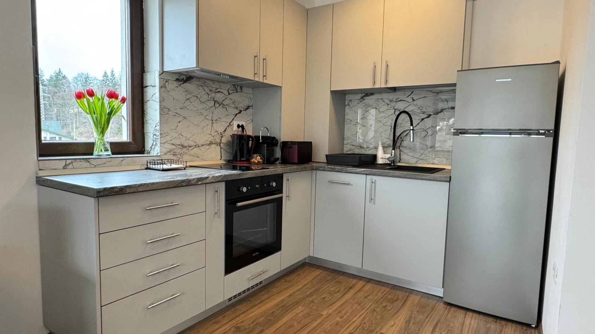 Mountain View By The River - Ev Plug Apartment