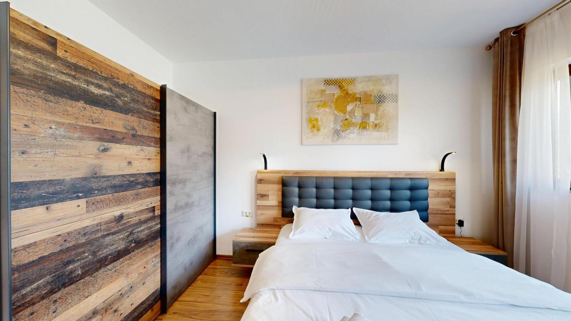 Mountain View By The River - Ev Plug Apartment