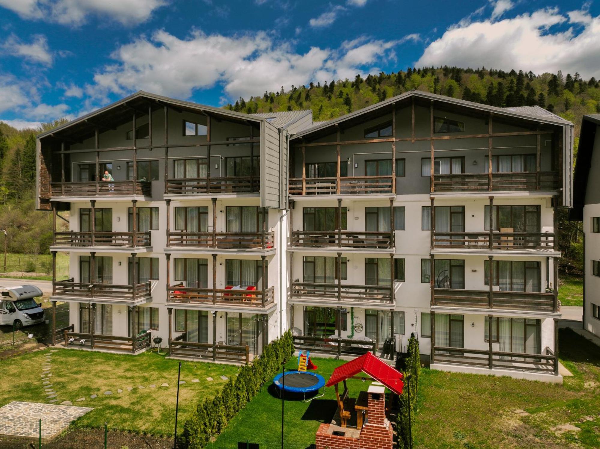 Mountain View By The River - Ev Plug Apartment